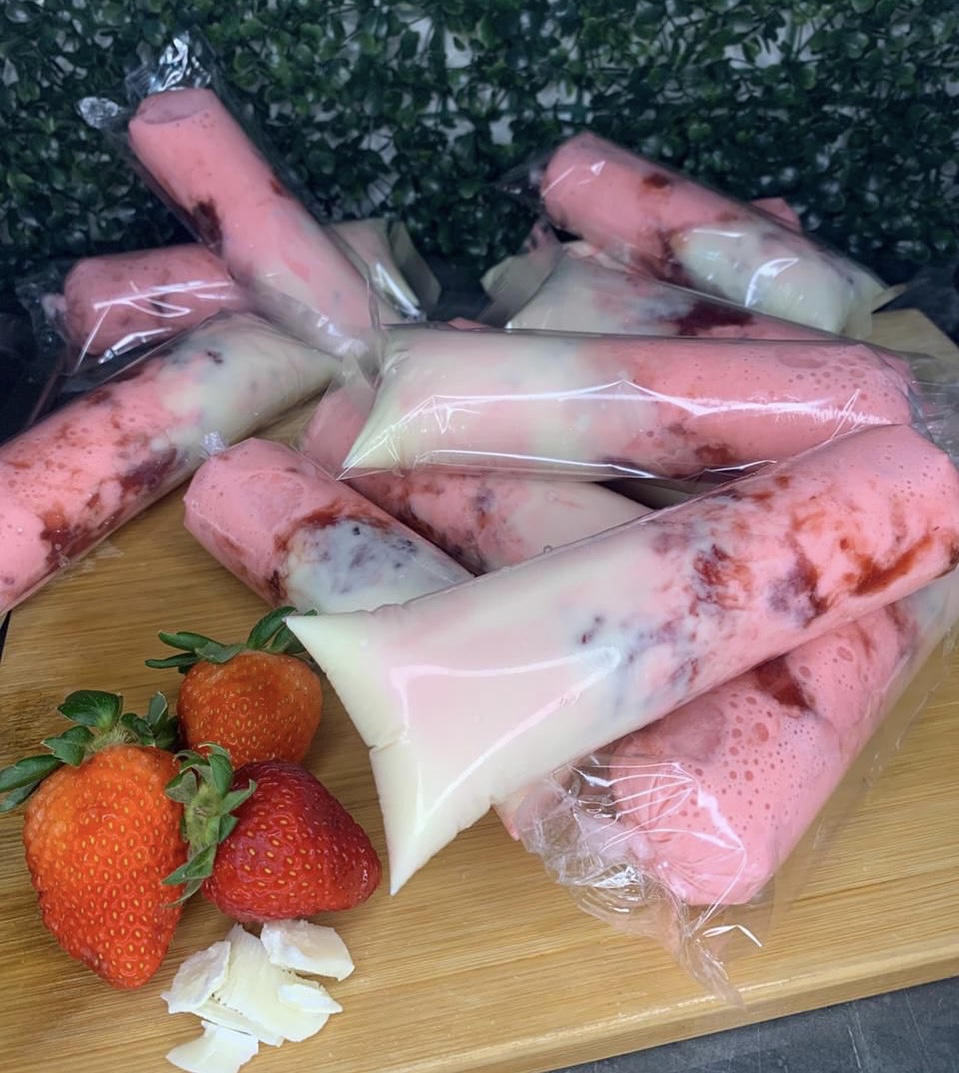 Imagem do produto Geladinho Gourmet Morango com chocolate branco e geleia artesanal de morango 🍓